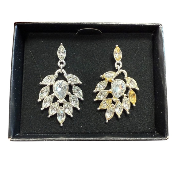 Avon Marquis Drop Silvertone chandelier Earrings with Crystal Accents  NIB 2010 - Picture 1 of 5